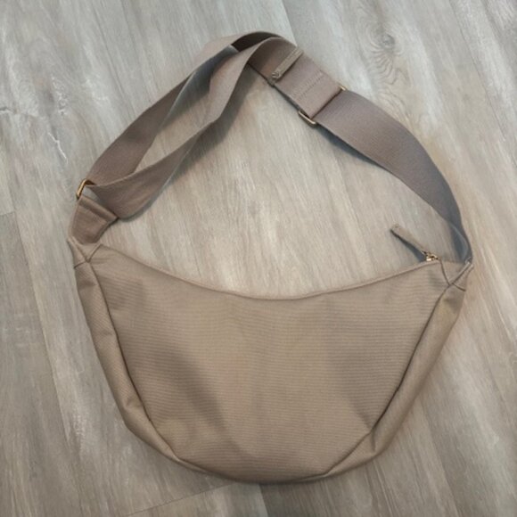 July Everyday Canvas Crescent Bag - Picture 4 of 5